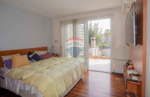 House for Sale 4 Rooms Olivos With Pool