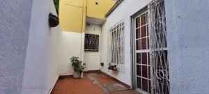 Sale of 4-room house in Martinez.