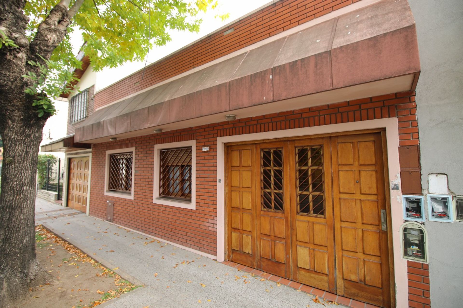 House for sale with workshop in Villa Martelli, Lopez