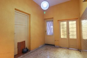 House for sale with workshop in Villa Martelli, Lopez