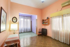 House for sale with workshop in Villa Martelli, Lopez