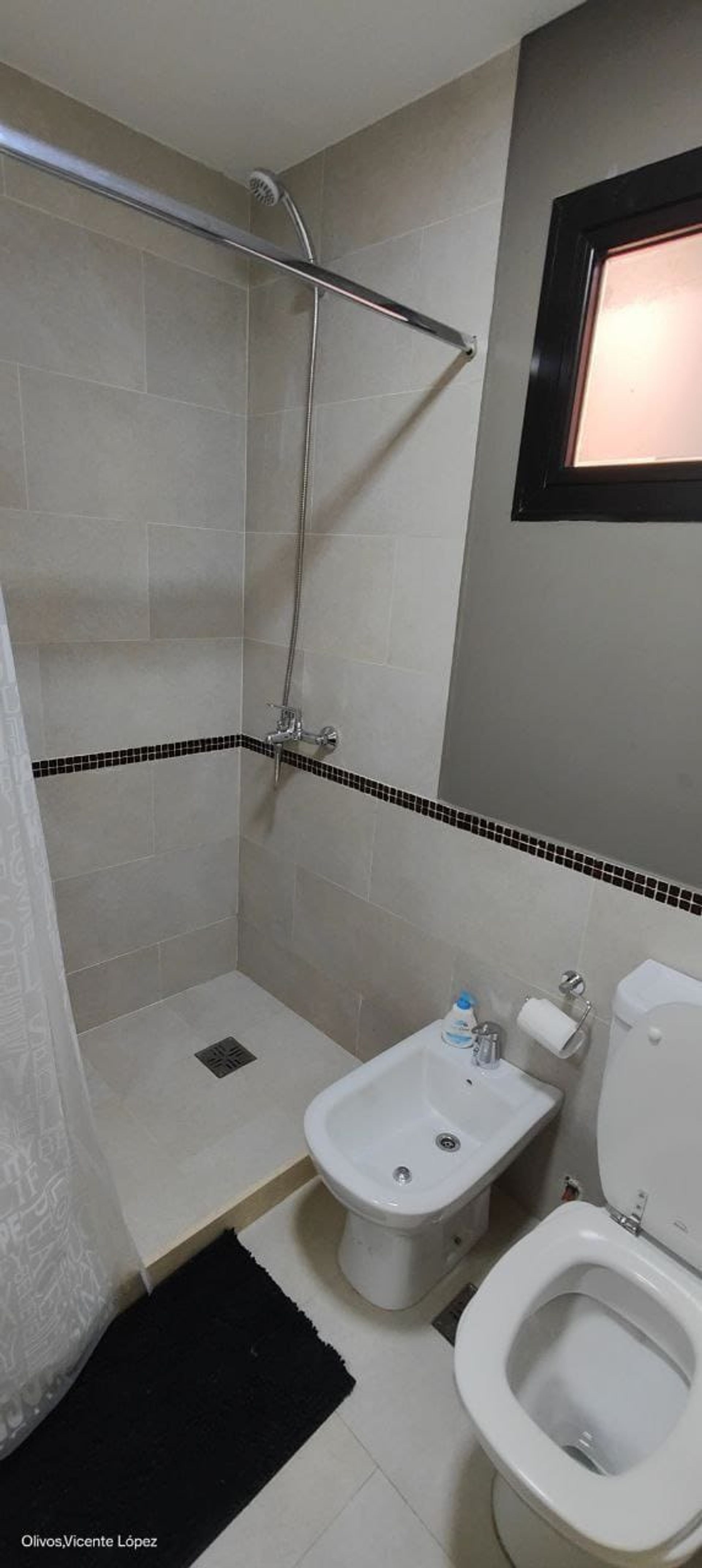 Alquiler temp 2 dorm + escrit cocher Olivos balcon