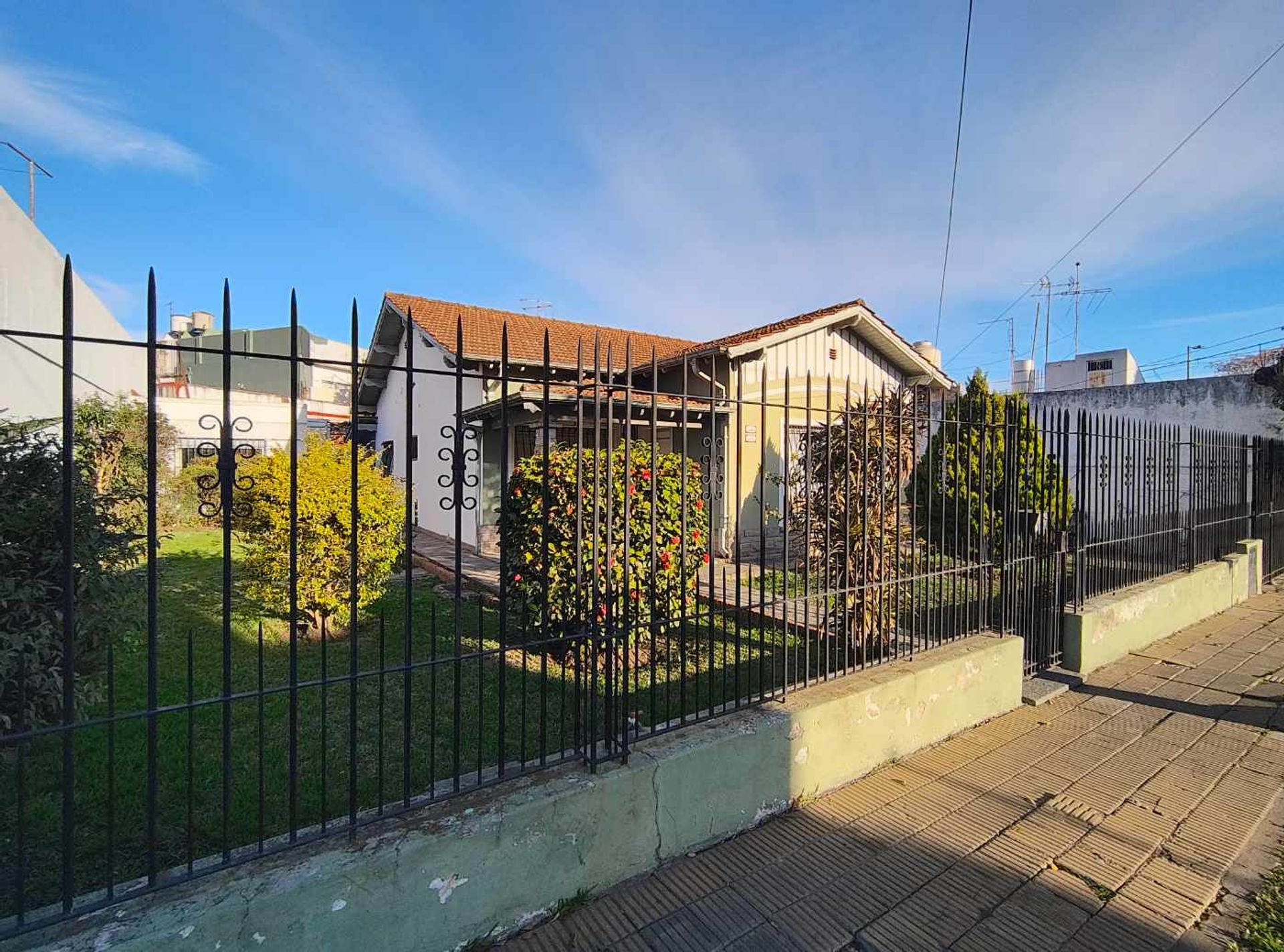 Venta Casa 438 Mt2 5 Amb + Depto 2 Amb Boulogne