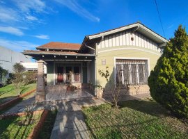 House for Sale 438 m², 5 rooms + Apartment 2 rooms Boulogne