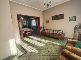 House for Sale 438 m², 5 rooms + Apartment 2 rooms Boulogne