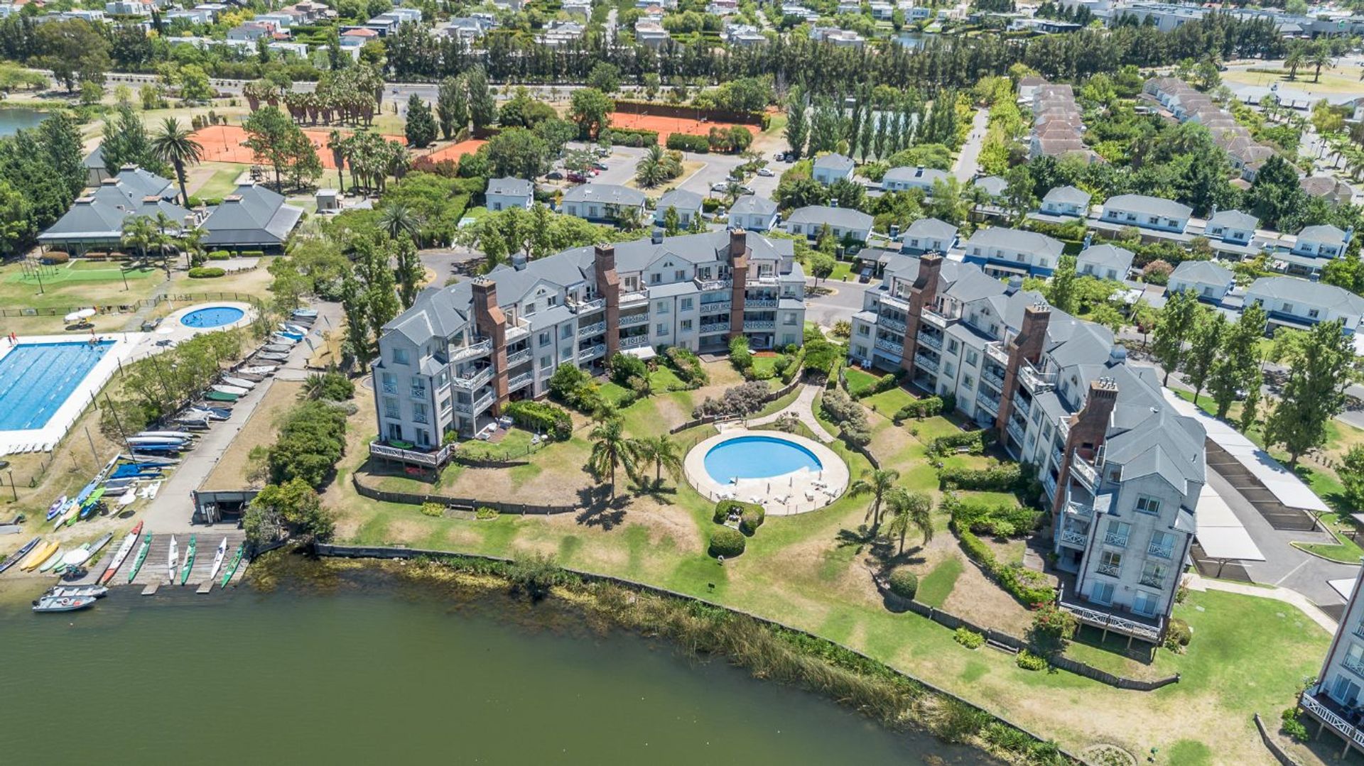 Venta 3 amb, jardin, cochera, Portezuelo, Nordelta