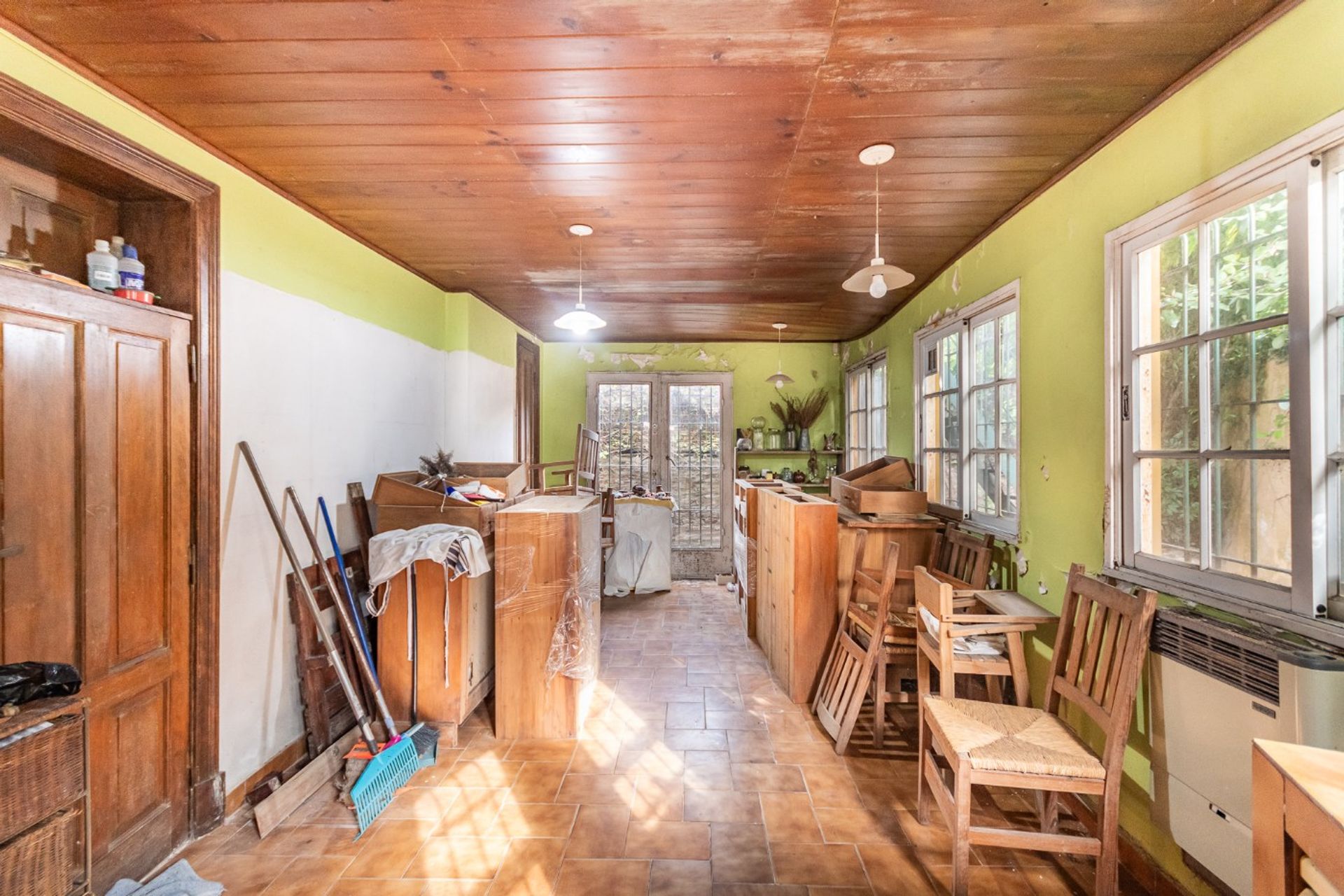 Venta casa 7 amb. con pileta a refaccionar, Olivos