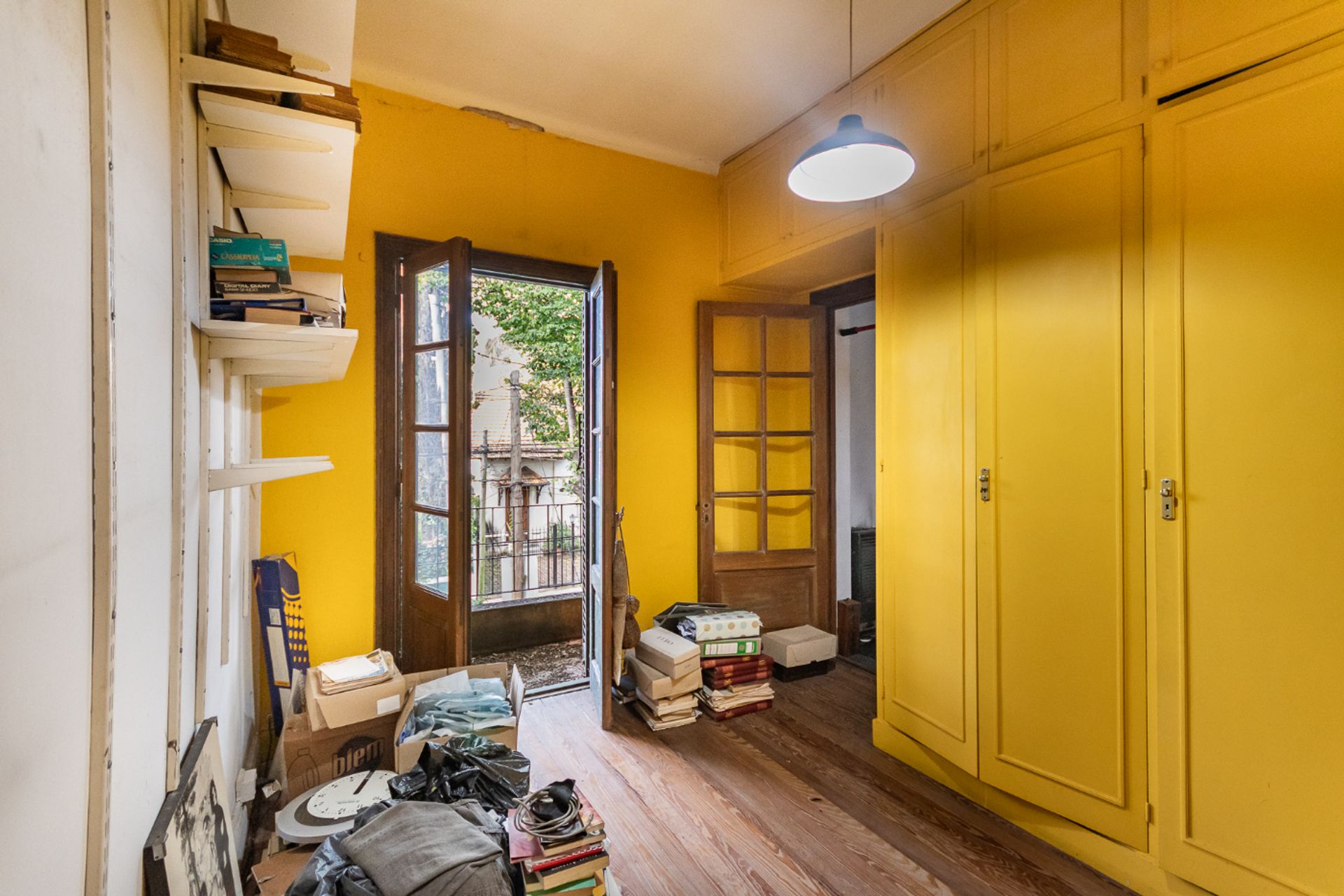 Venta casa 7 amb. con pileta a refaccionar, Olivos