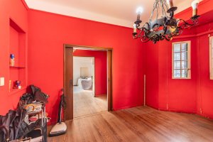 Venta casa 7 amb. con pileta a refaccionar, Olivos