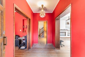 Venta casa 7 amb. con pileta a refaccionar, Olivos