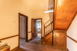 Venta casa 7 amb. con pileta a refaccionar, Olivos