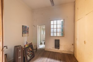 Venta casa 7 amb. con pileta a refaccionar, Olivos