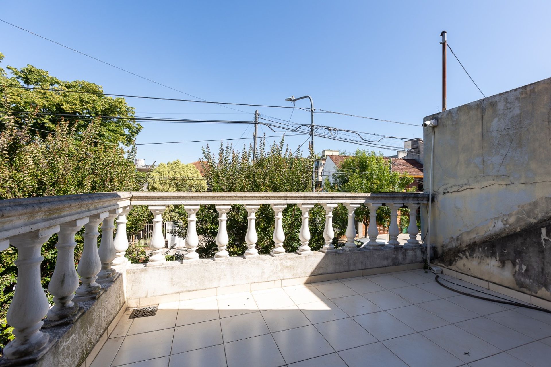 Casa Con Pileta Y Local Comercial En Don Torcuato