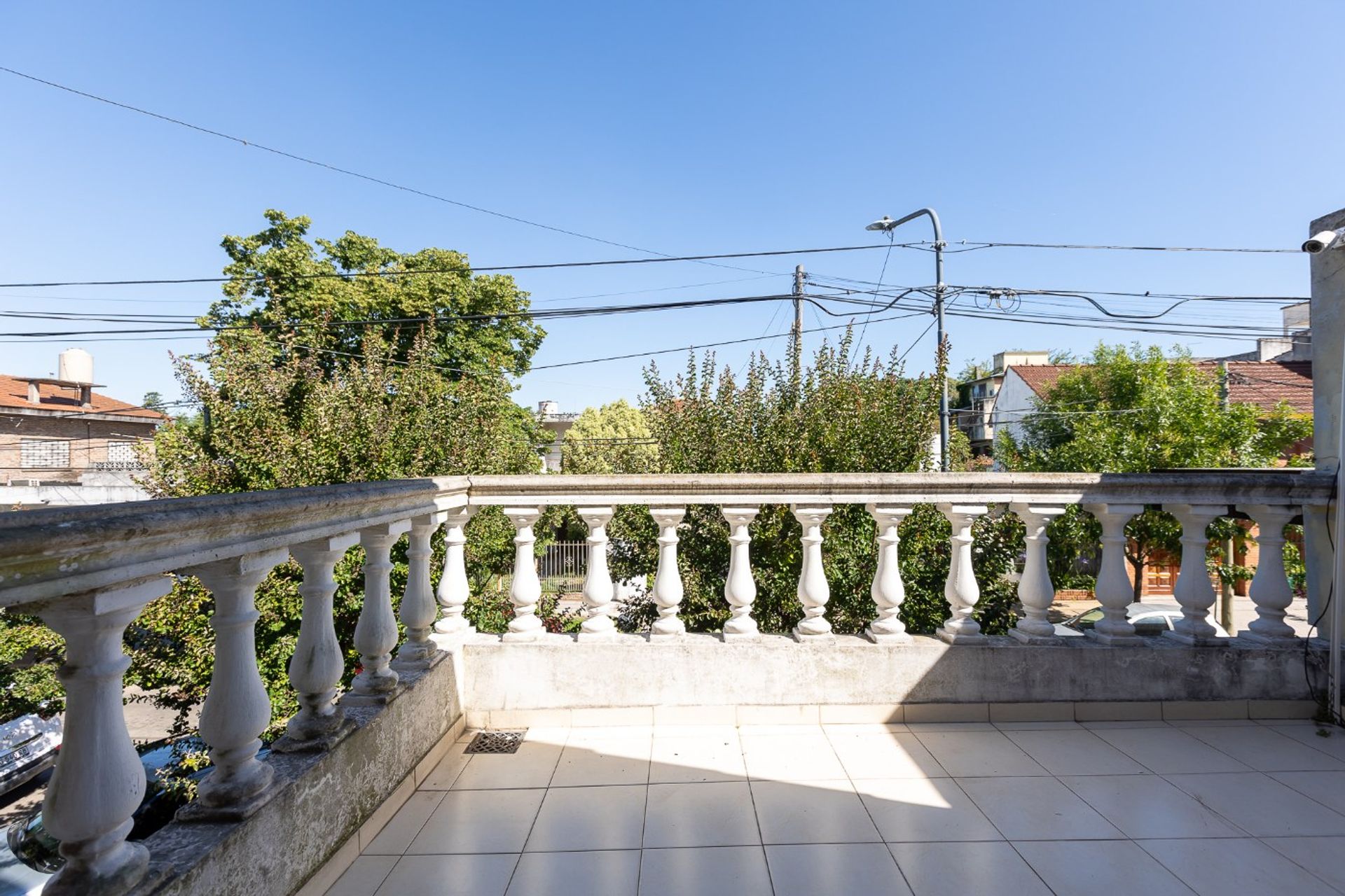 Casa Con Pileta Y Local Comercial En Don Torcuato