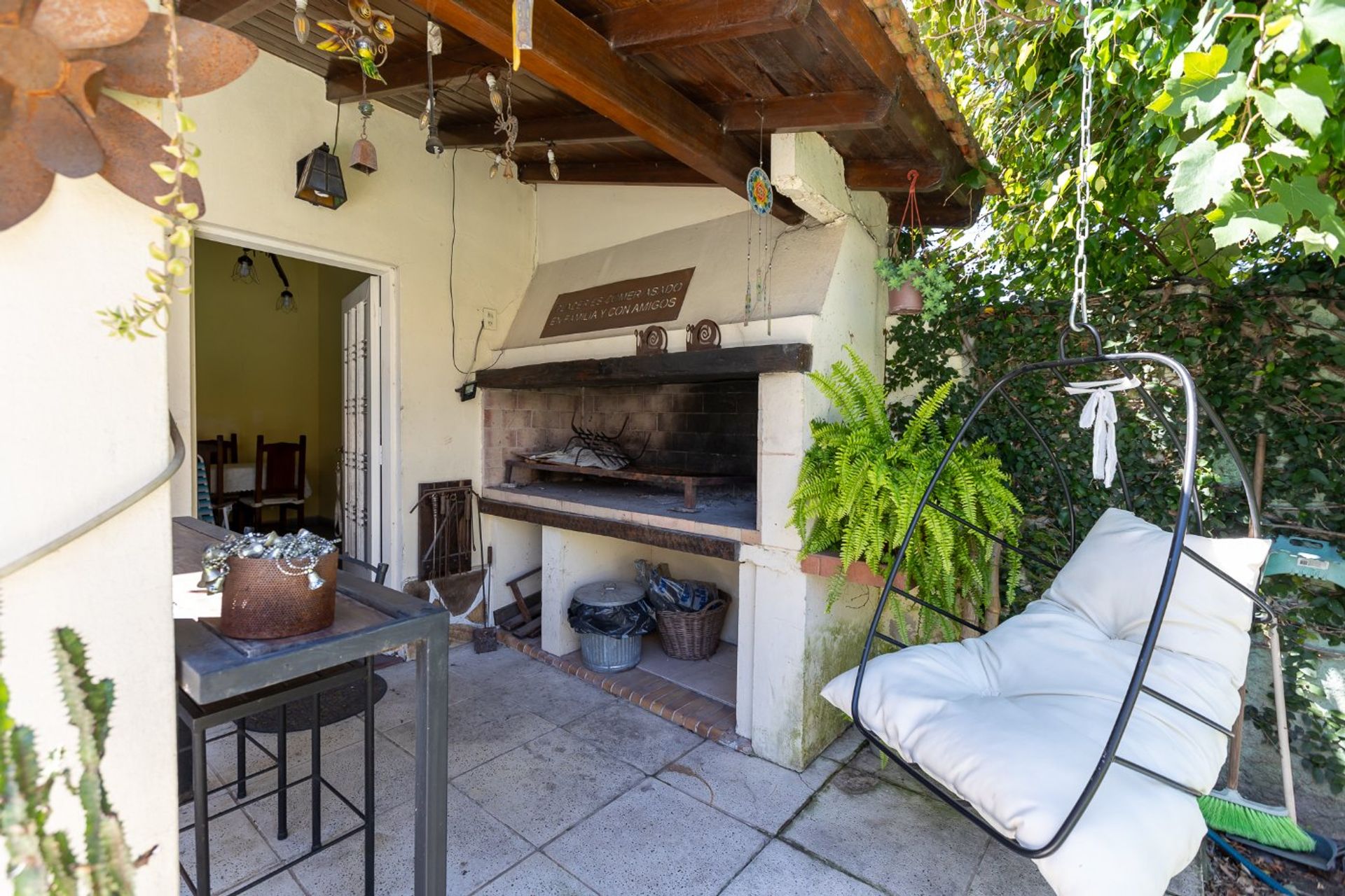 Casa Con Pileta Y Local Comercial En Don Torcuato