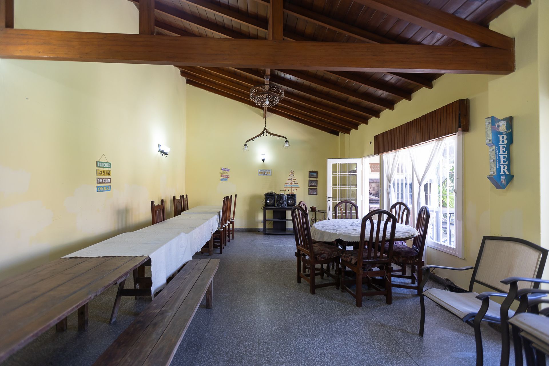 Casa Con Pileta Y Local Comercial En Don Torcuato