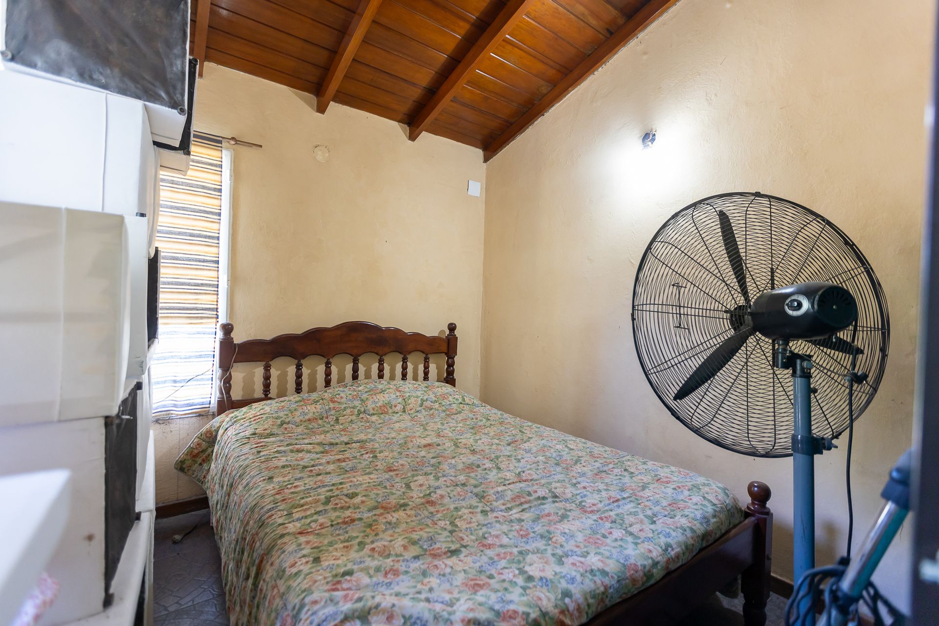 Casa Con Pileta Y Local Comercial En Don Torcuato