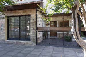 Casa Con Pileta Y Local Comercial En Don Torcuato