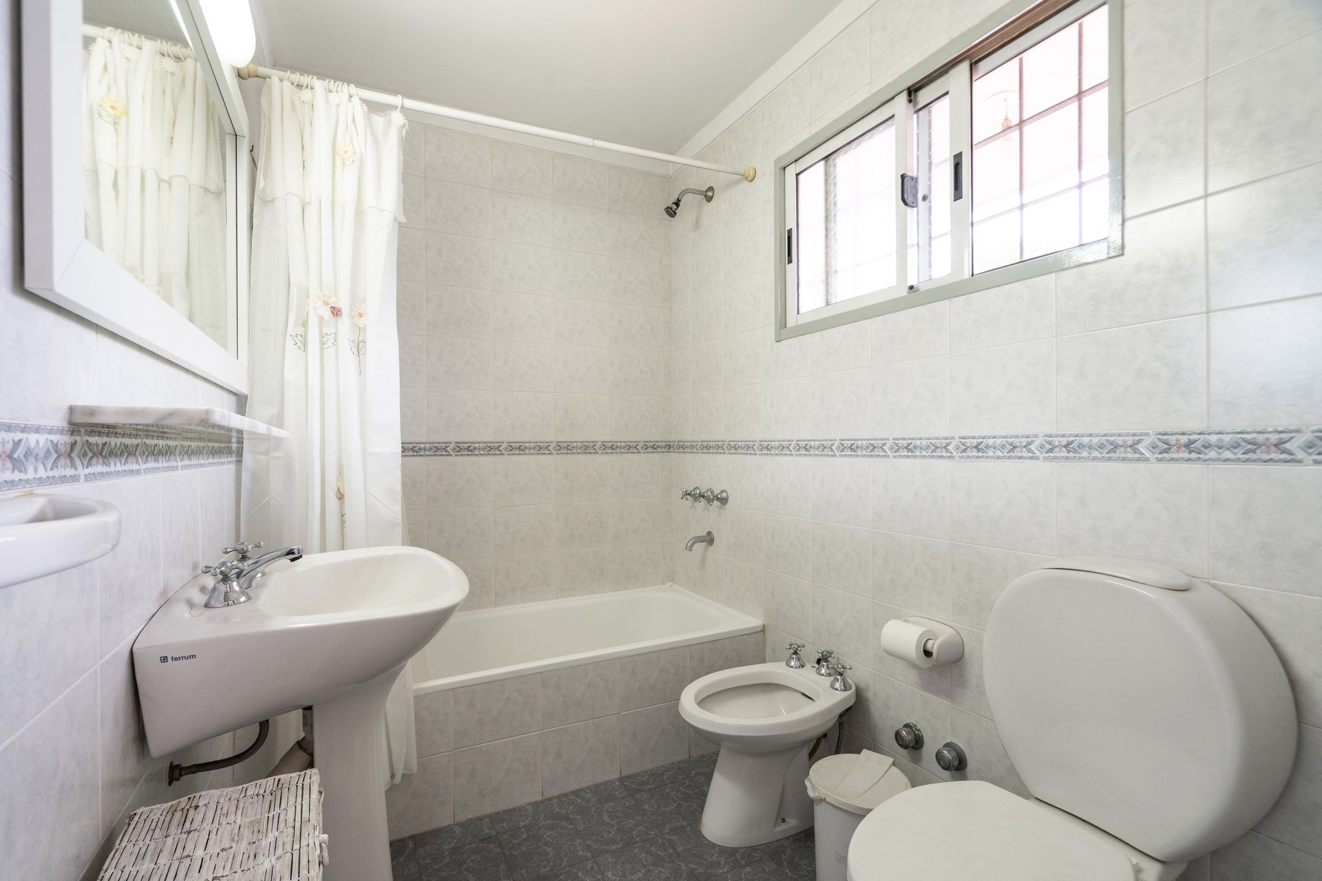 Casa lote prop venta 4 amb escrit playroom jardin