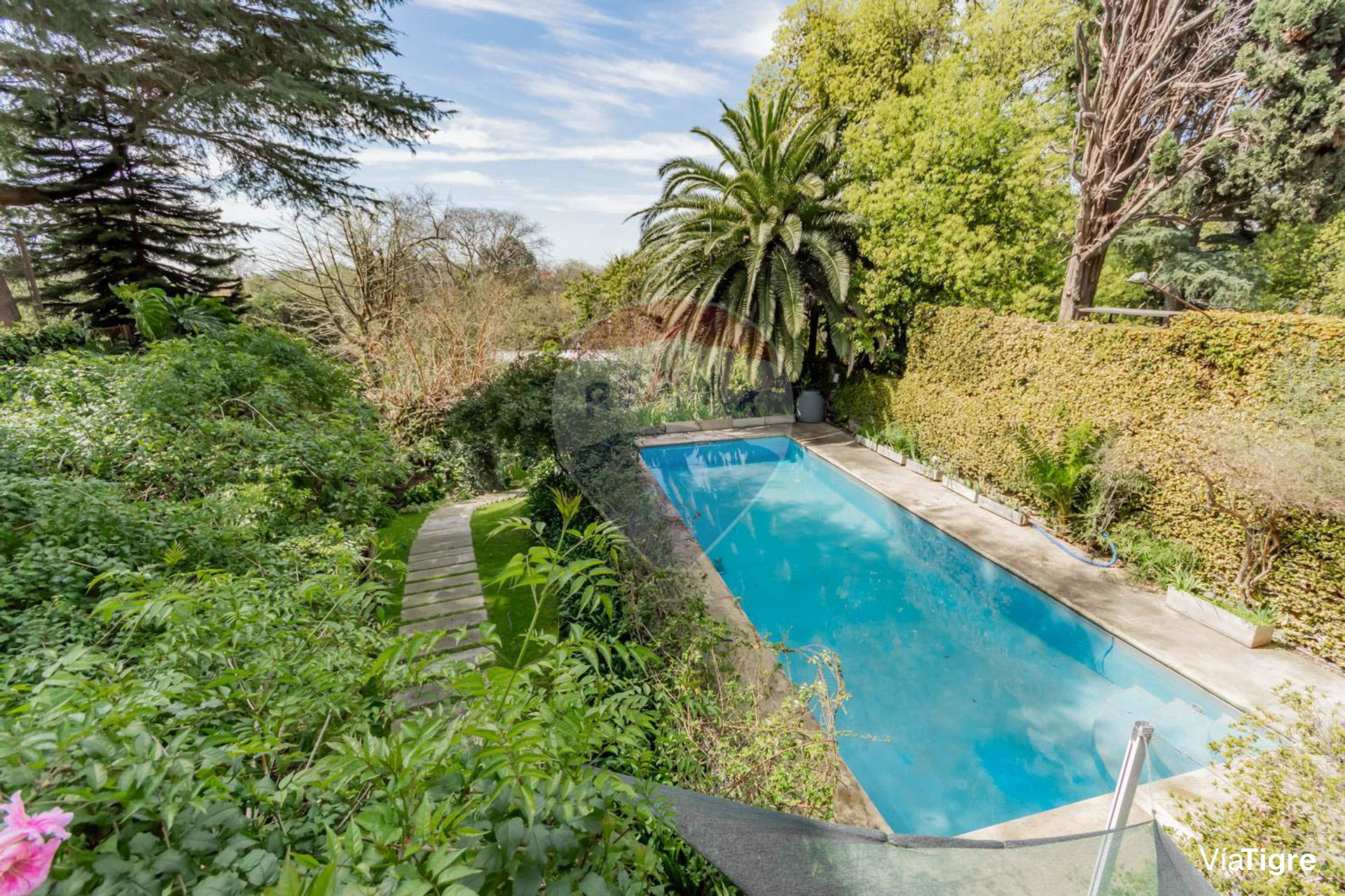 Casa única Parque Piscina P/ Embajada - La Lucila