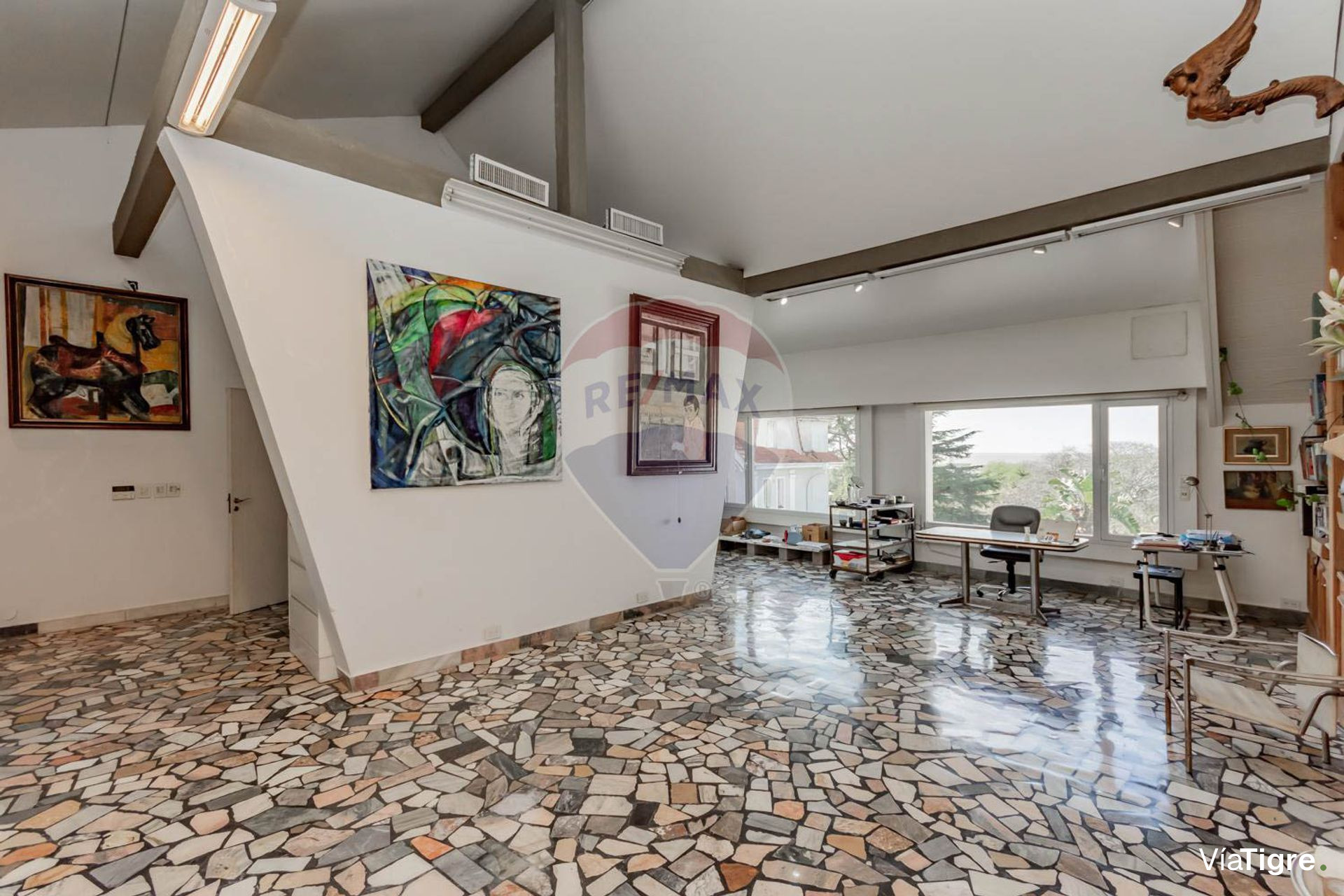 Casa única Parque Piscina P/ Embajada - La Lucila
