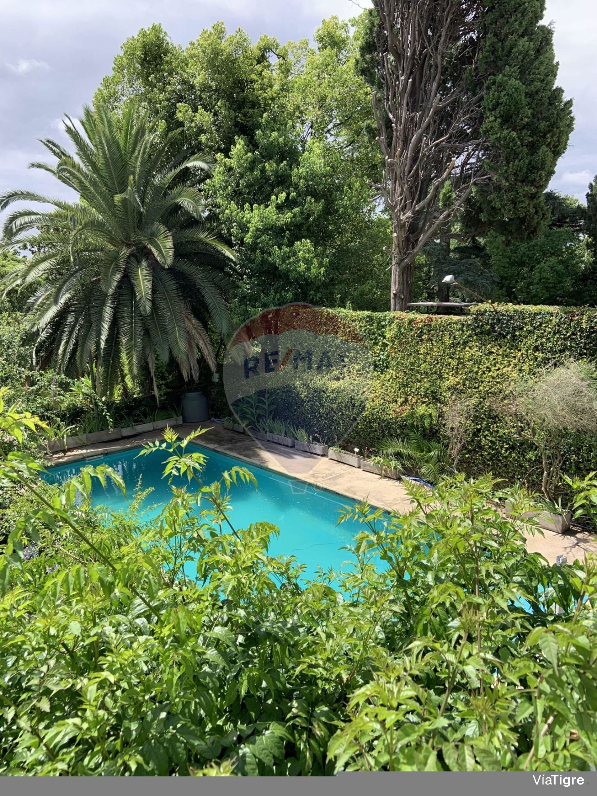 Casa única Parque Piscina P/ Embajada - La Lucila