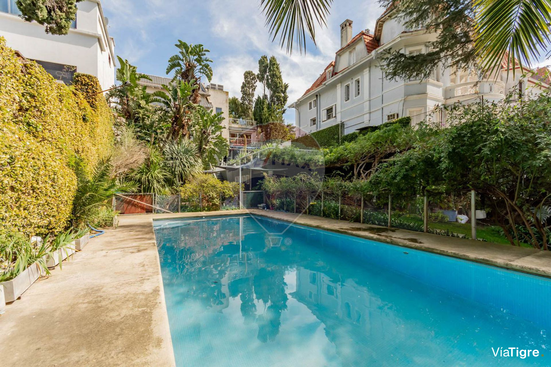 Casa única Parque Piscina P/ Embajada - La Lucila