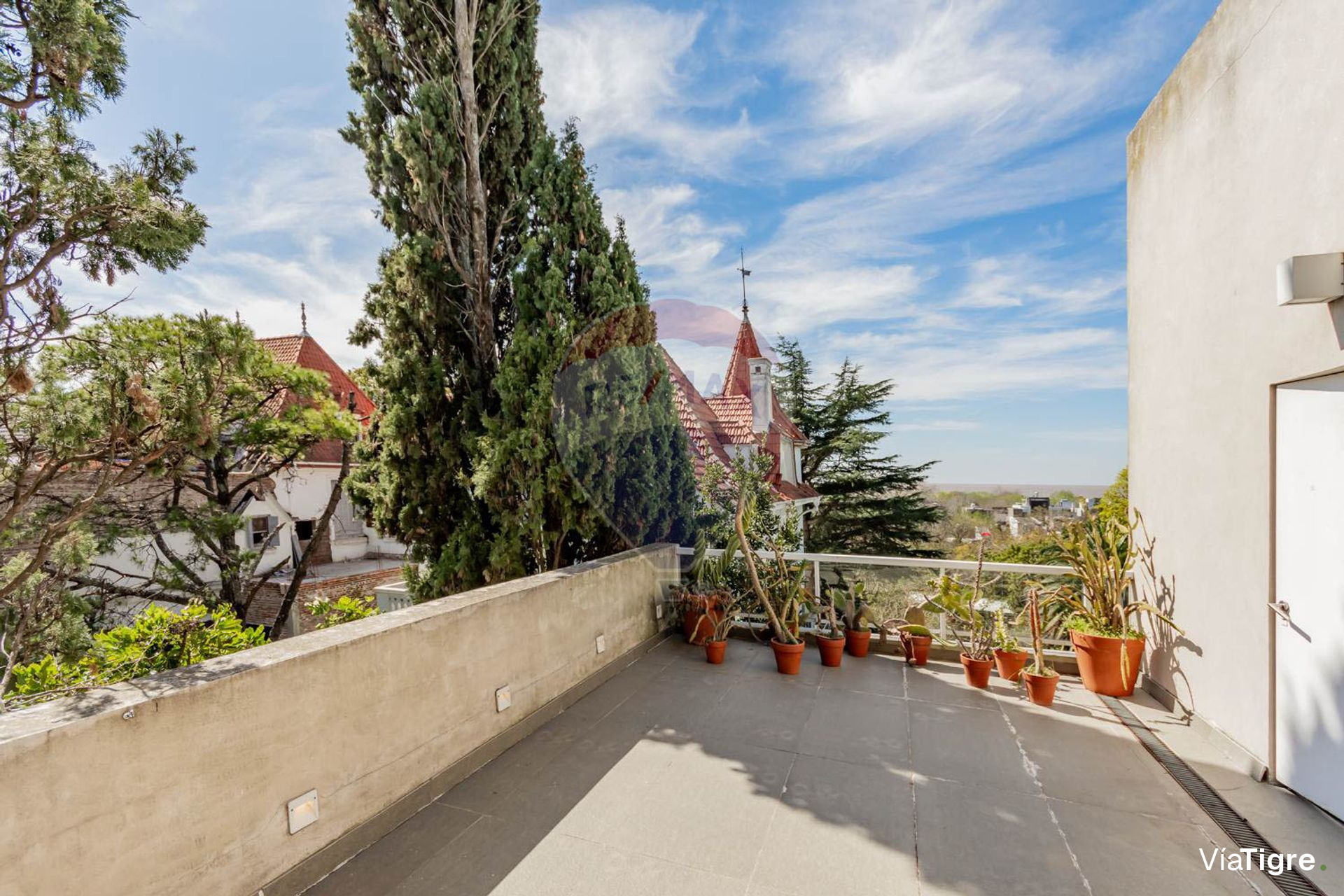 Casa única Parque Piscina P/ Embajada - La Lucila