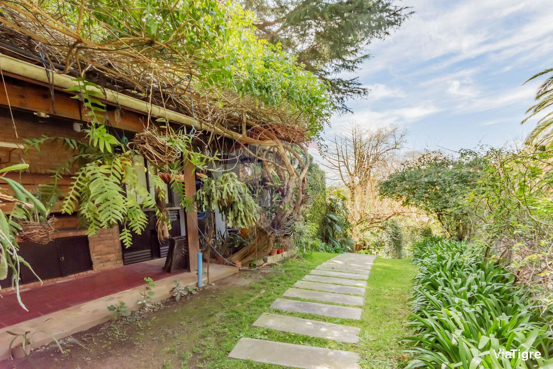 Casa única Parque Piscina P/ Embajada - La Lucila