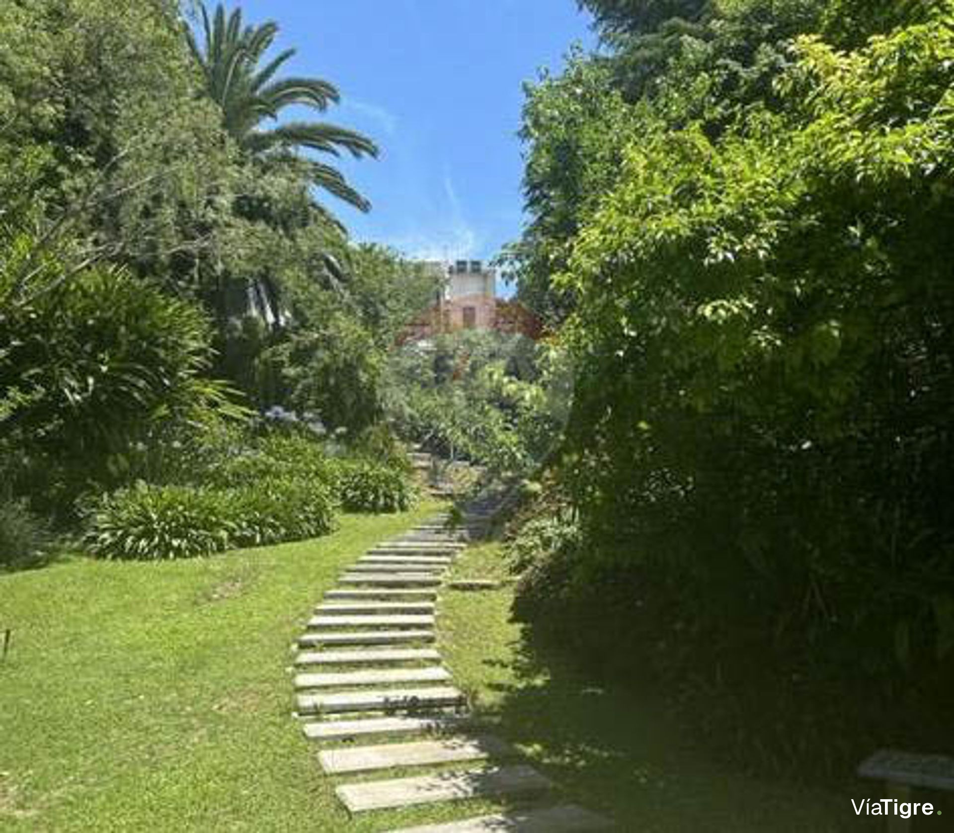 Casa única Parque Piscina P/ Embajada - La Lucila