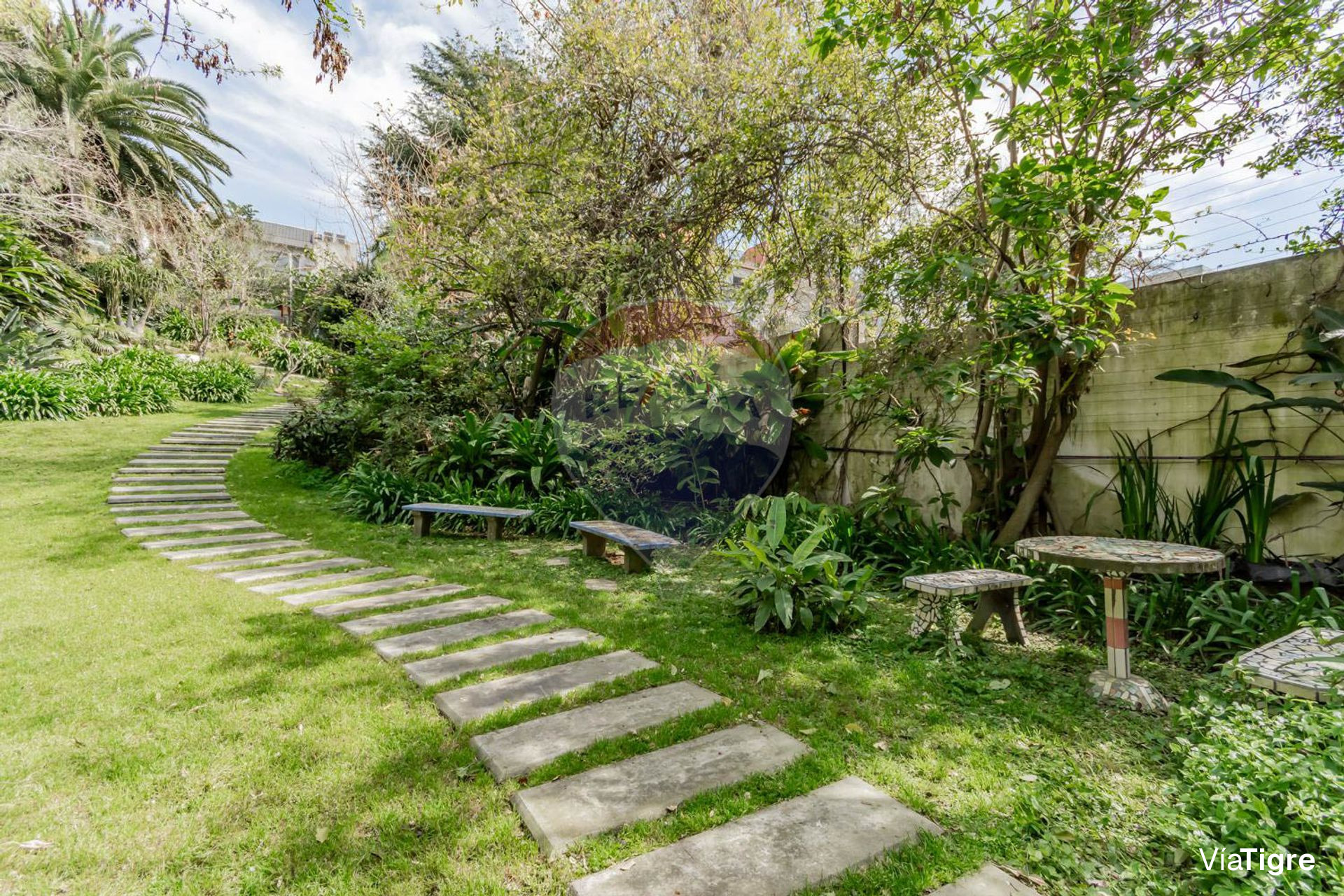 Casa única Parque Piscina P/ Embajada - La Lucila