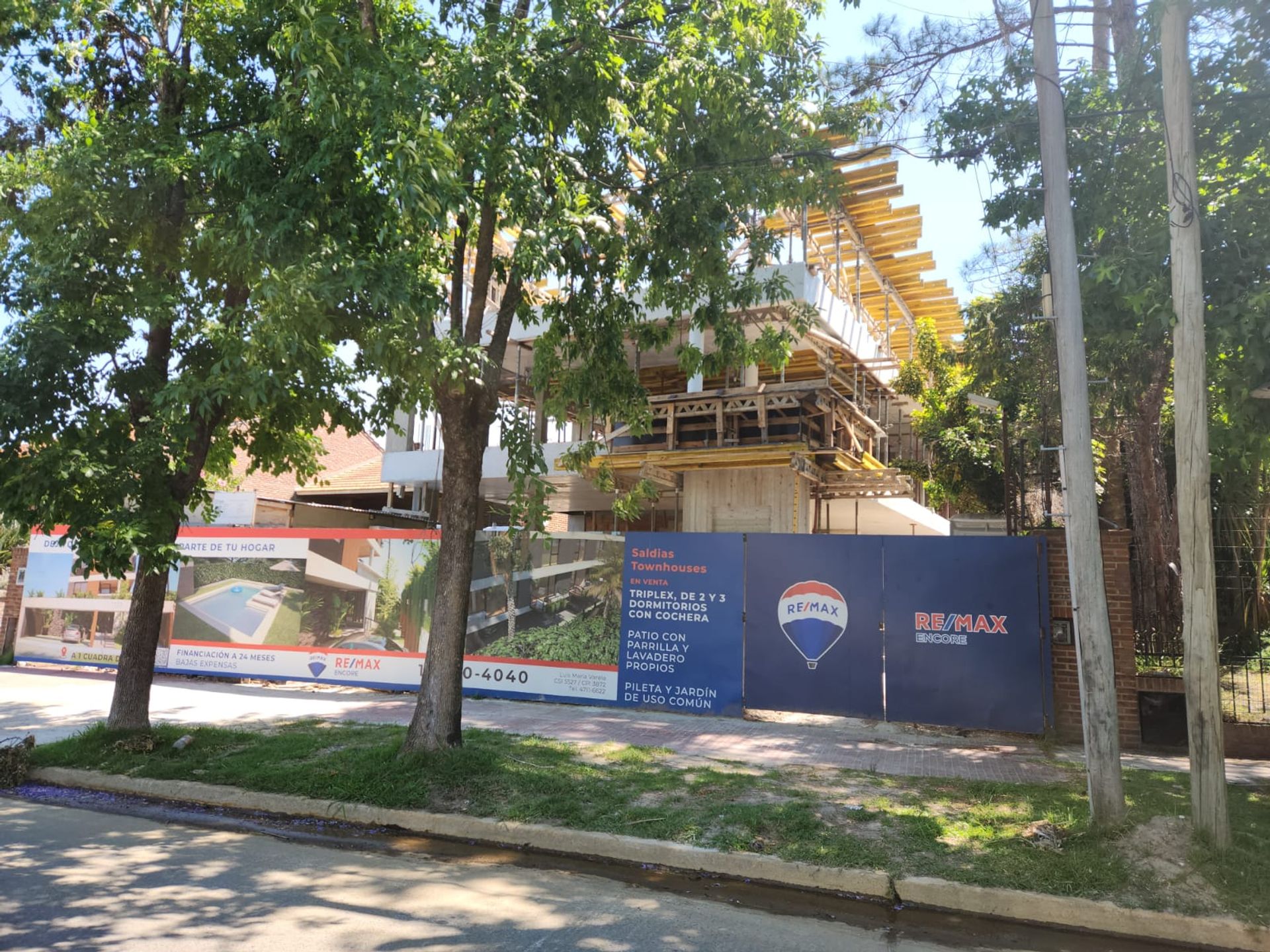 Venta dúplex 3 dormitorios con jardín Tigre