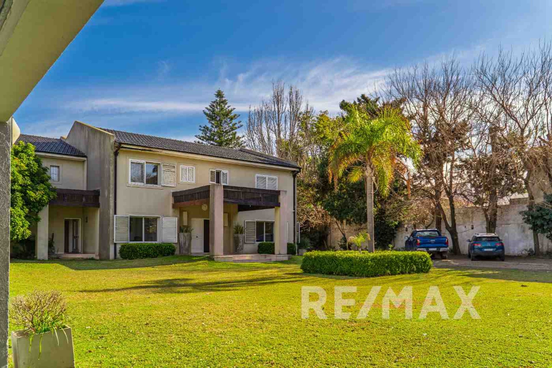 Sale of ideal house, commercial development Martínez 2350 m2