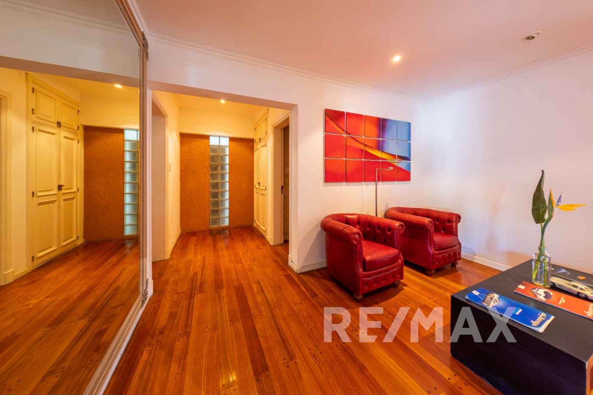 Venta casa ideal des. comercial Martínez 2350 M2