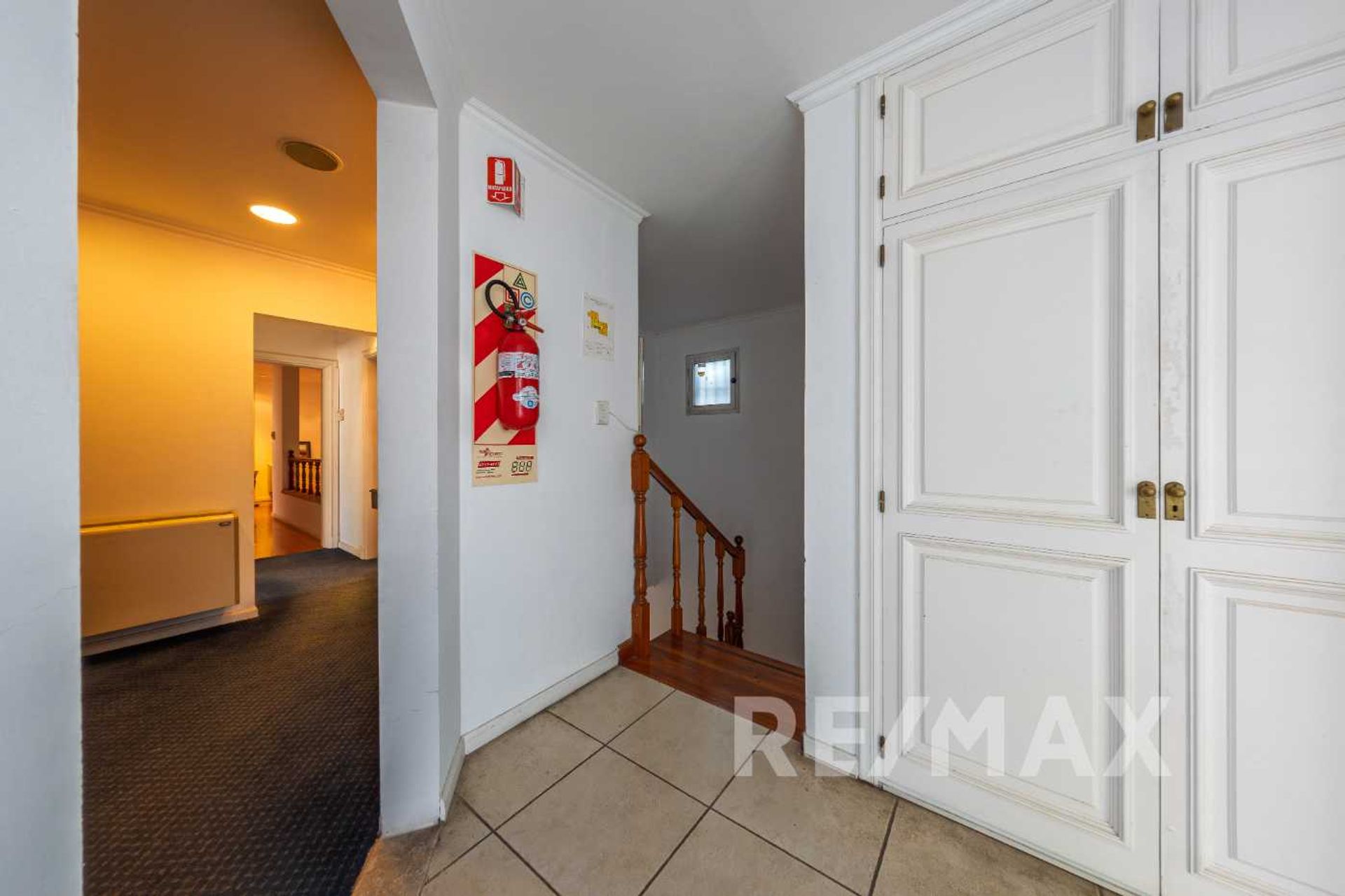 Venta casa ideal des. comercial Martínez 2350 M2