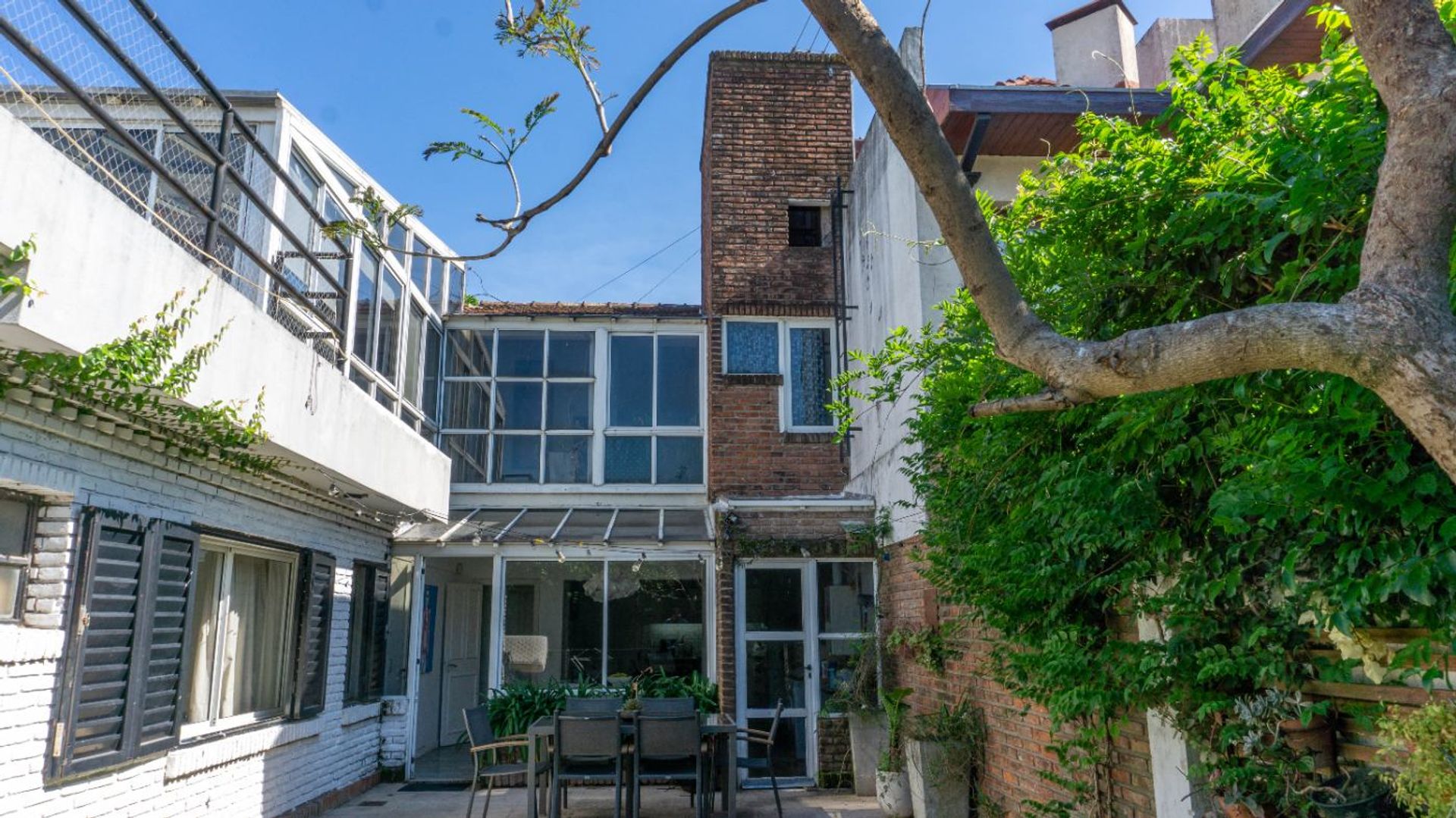 Venta casa 5 amb. con jardín y pileta en Beccar