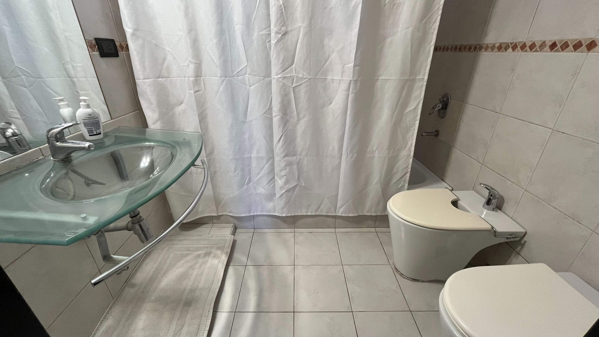 Venta Casa 5 ambientes Jardín Olivos+Permuta