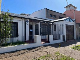 Venta Casa 5 ambientes Jardín Olivos+Permuta