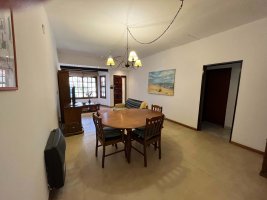 Venta Casa 5 ambientes Jardín Olivos+Permuta
