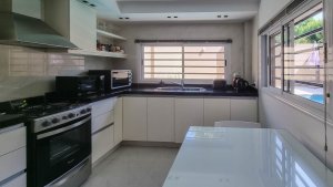 Venta casa 4 amb Jardín pileta en Martínez