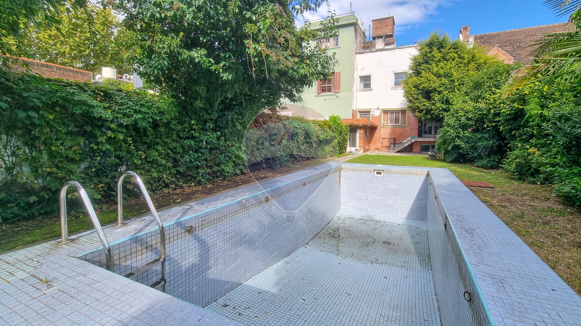 Casa en La Lucila gran lote con pileta