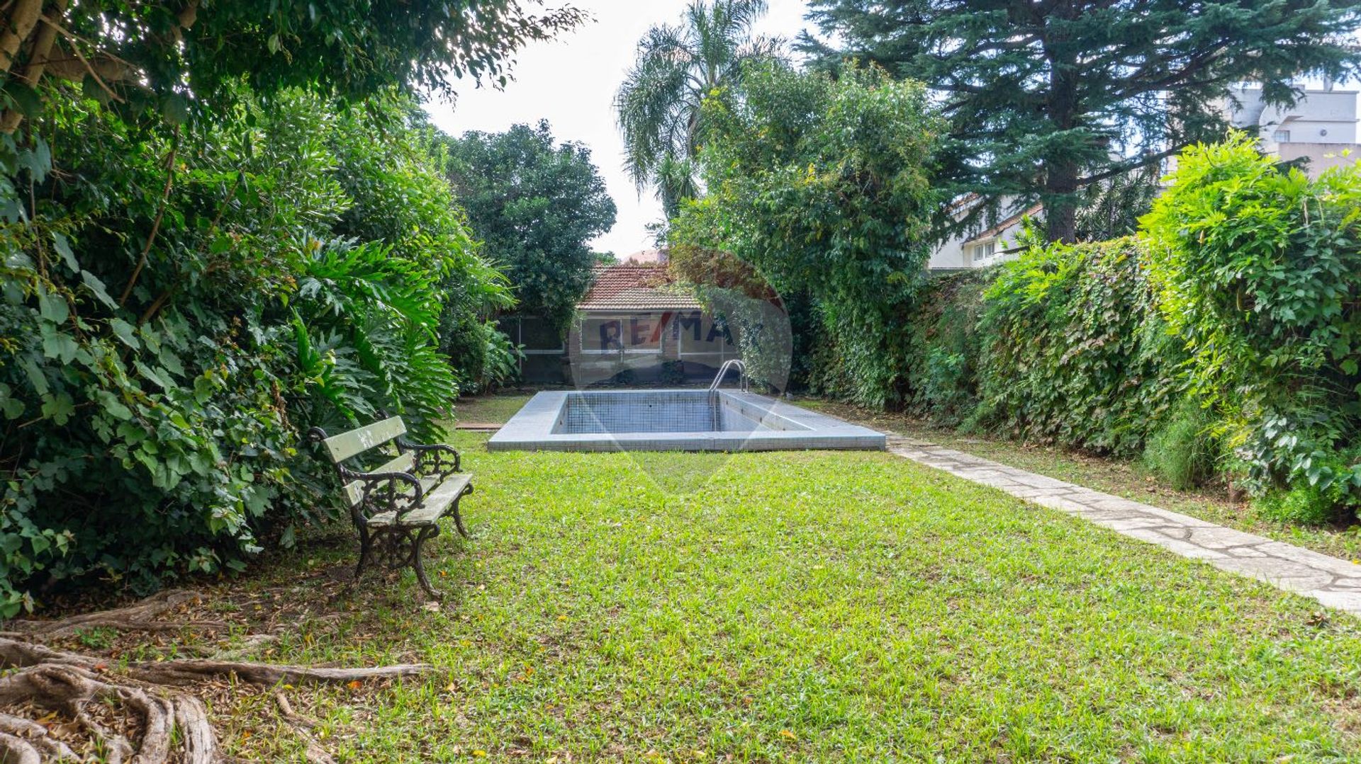 Casa en La Lucila gran lote con pileta