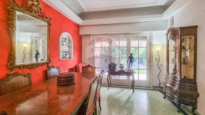 Casa en La Lucila gran lote con pileta