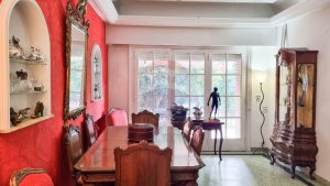 Casa en La Lucila gran lote con pileta