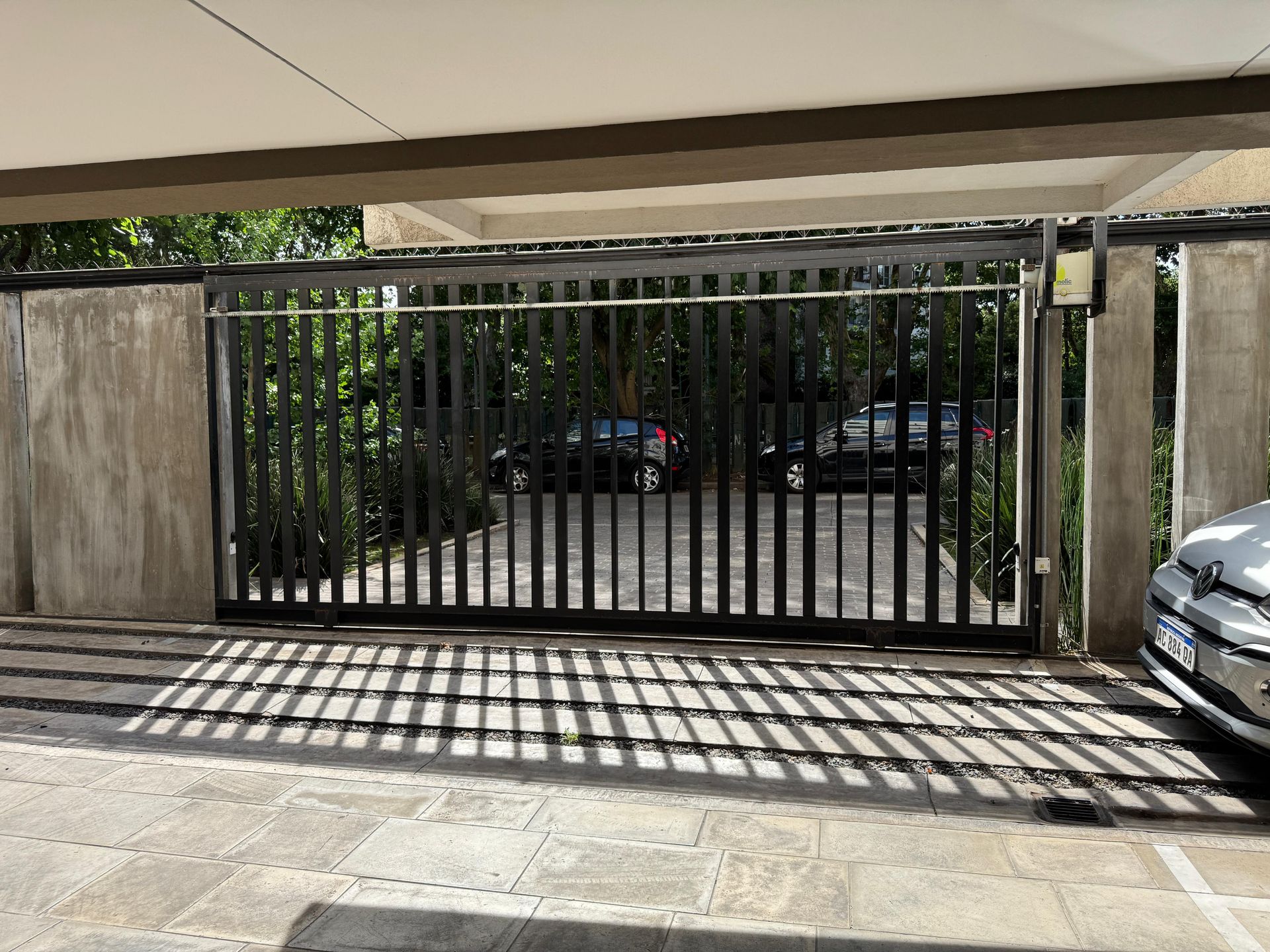 Alquiler Olivos 4 ambientes 2 cocheras Balcon
