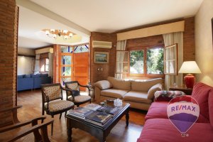 Venta Casa Olivos 8 Amb Jardin Pileta Quincho Play