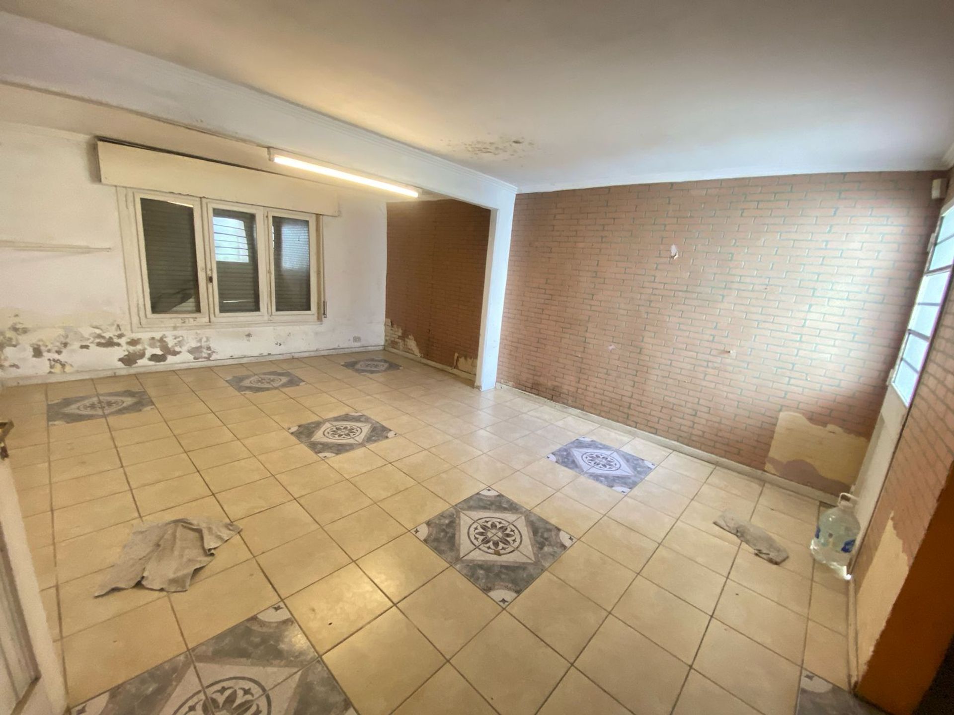 Venta Casa A Refaccionar 5 Ambientes