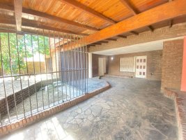 Venta Casa A Refaccionar 5 Ambientes