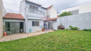 Venta Casa 4 Dorm. Con Jardin Y Coch En Martinez