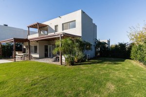 Venta Casa Nordelta B° Los Castaños 5 Amb C/Pileta